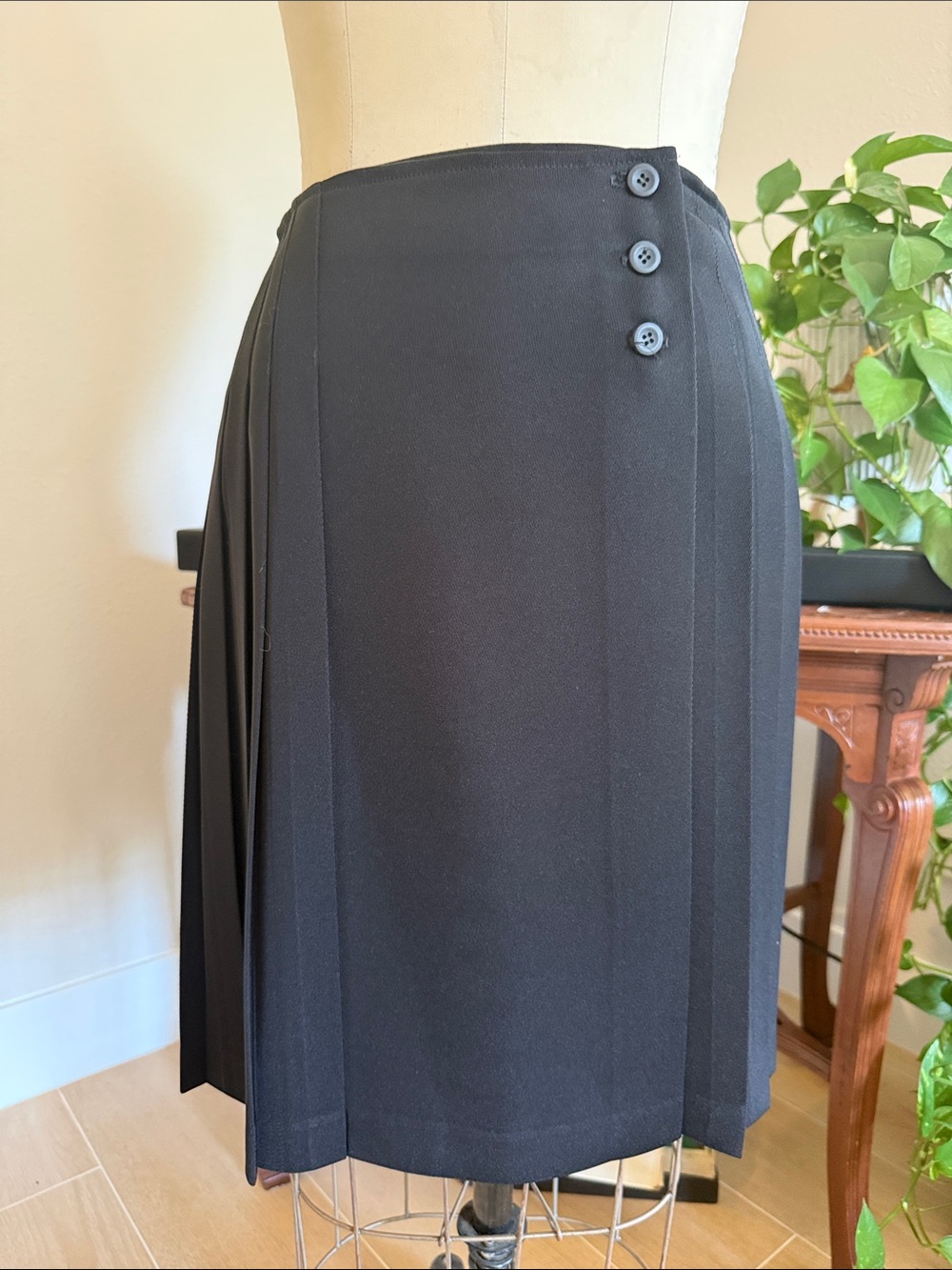 Vintage Black Pleated Kilt Style Women's Skirt